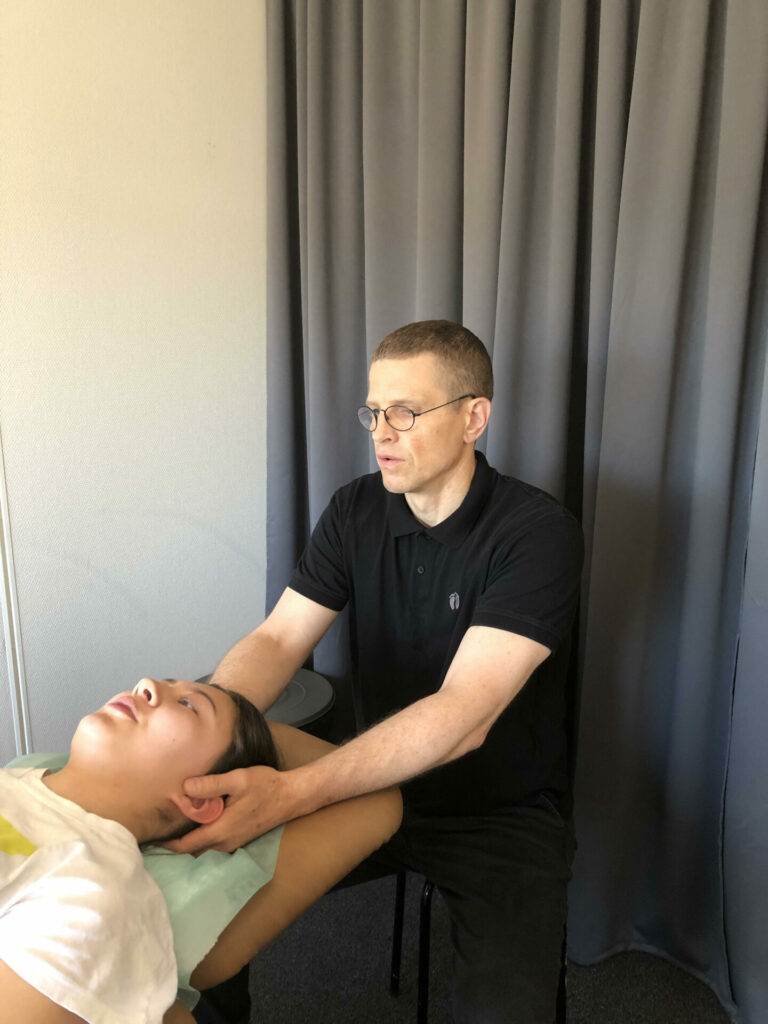 Osteopat tobias ablad osteopat goteborg billdal kullavik 768x1024